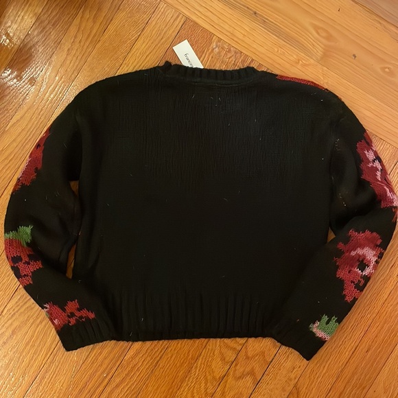 Fall is coming! Beautiful Jun & Ivy brand new sweater. Never been worn. - Picture 3 of 3